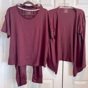 3 Pc Burgundy Lounge Set - Pjs / Loungewear Set
Short Sl Shirt, Cardigan & Pants